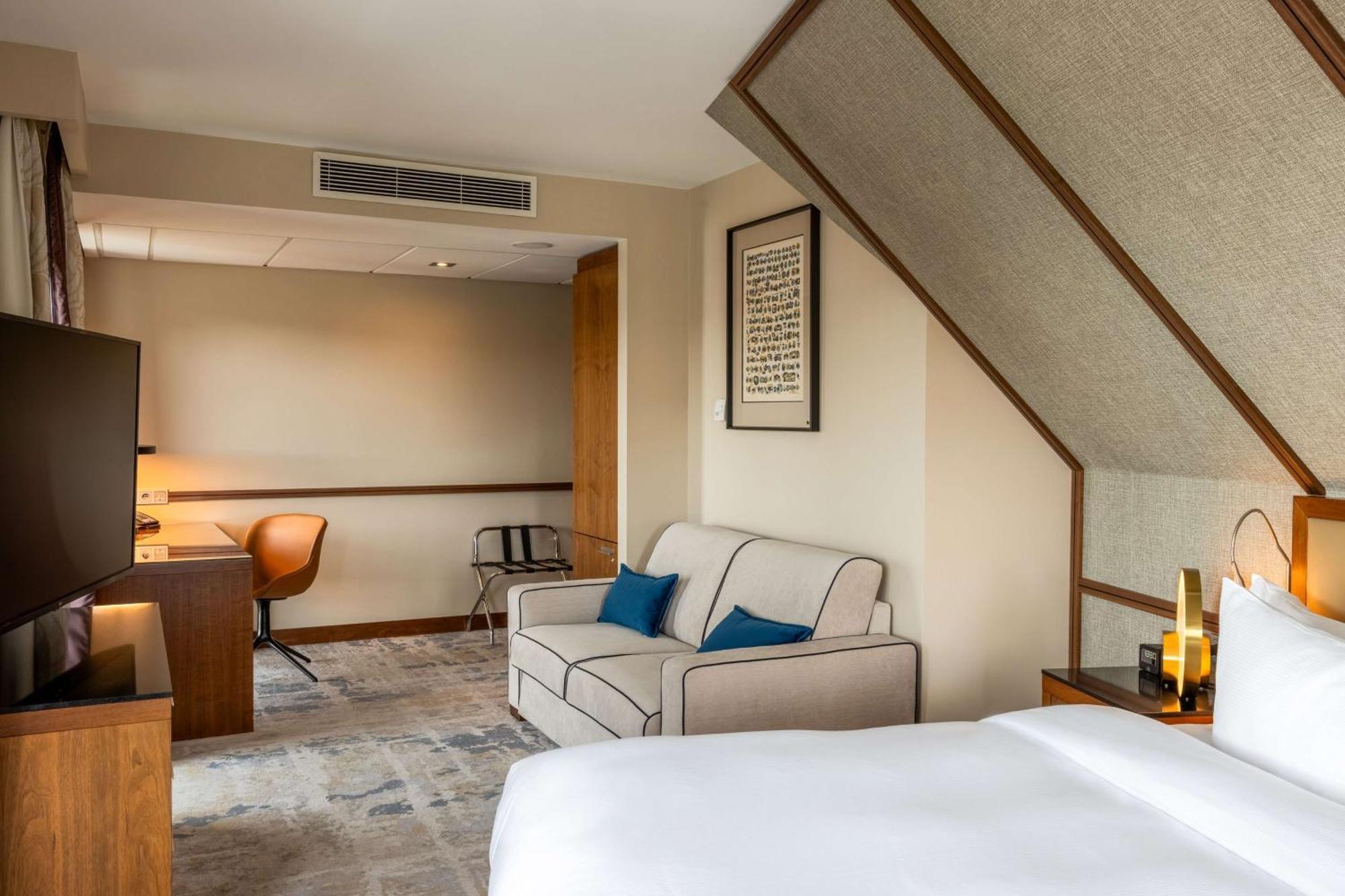 Hilton Hotel 5*